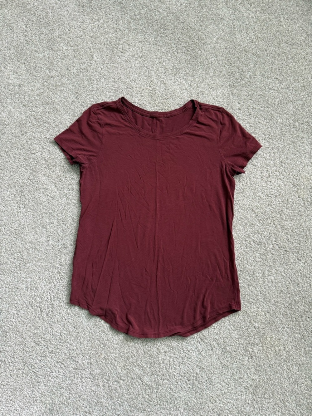 lululemon Love T-shirt, burgundy, size 6